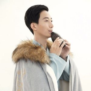 黄色一没片日子裸体少女接磨
